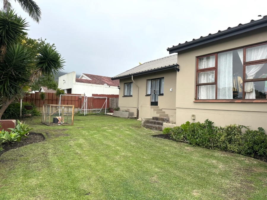 3 Bedroom Property for Sale in Denneoord Western Cape